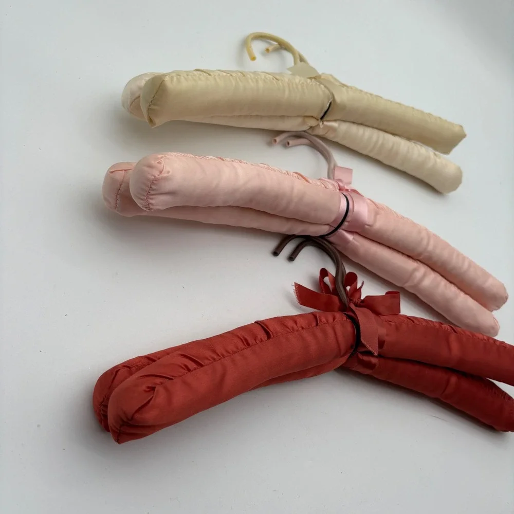 Set of 6 Vintage Padded Satin Clothes Hangers Pink Cream Red Ribbon Bows